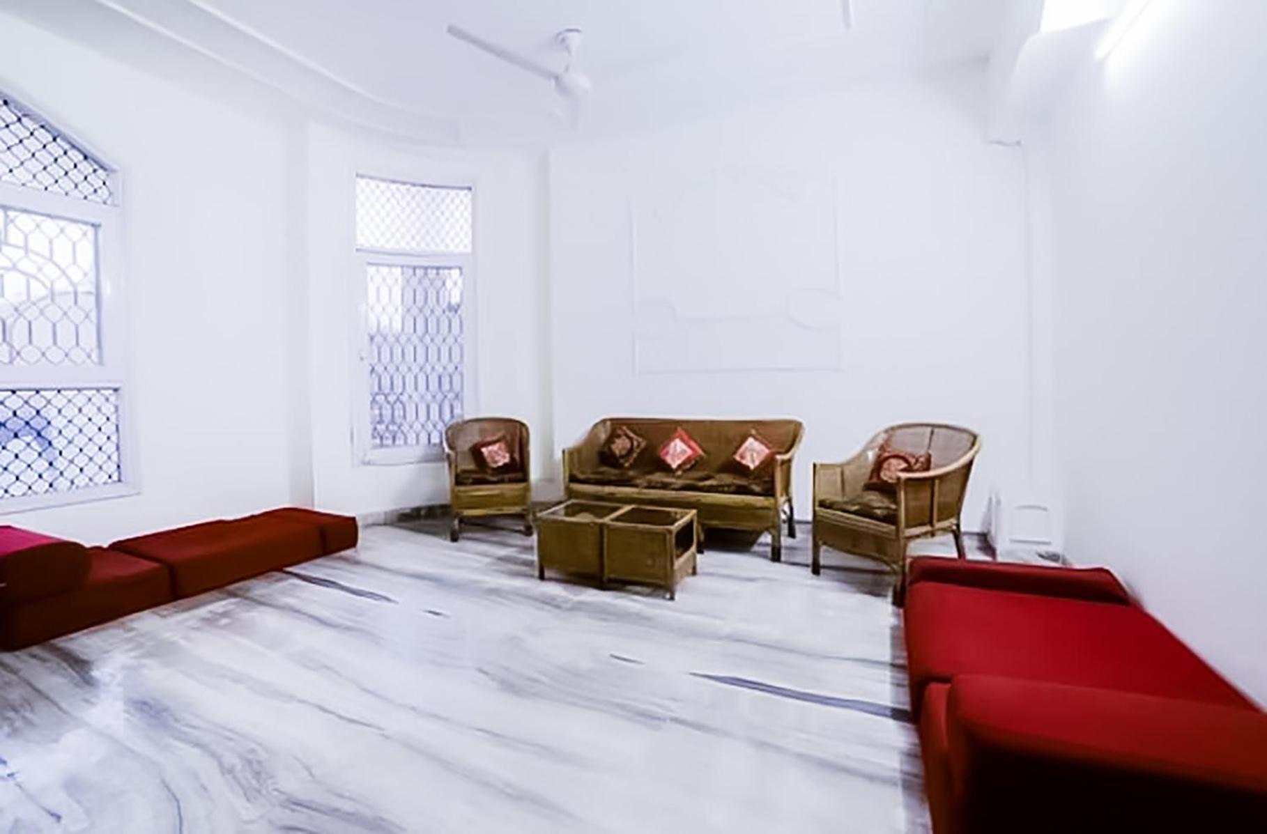 Hotel - Anand Vihar New Delhi
