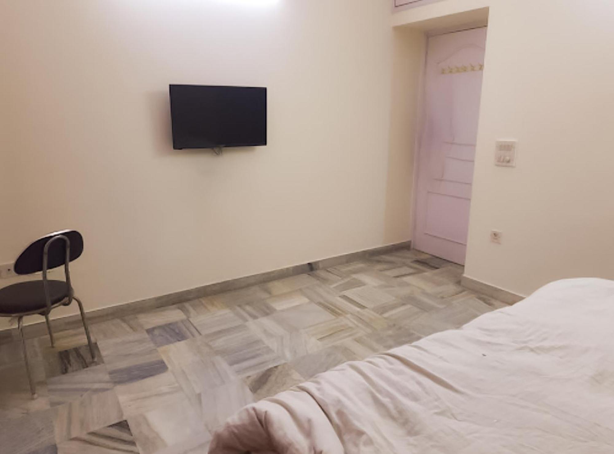 Hotel - Anand Vihar New Delhi